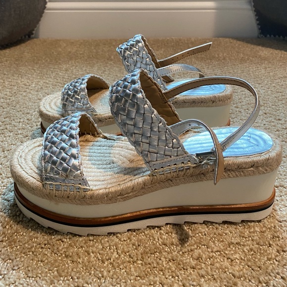 Like New | Marc Fisher Espadrille Silver Sandal | W6.5 - Picture 1 of 4